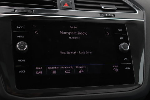 Volkswagen Tiguan Allspace 1.4 TSI Comfortline Business | 7 Persoons | Panoramadak | Trekhaak | Massage | Keyless | Stoelverwarming | Getint Glas