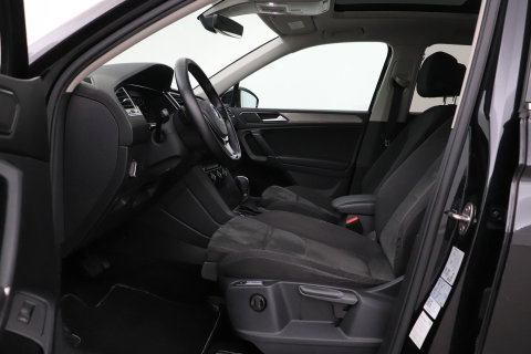 Volkswagen Tiguan Allspace 1.4 TSI Comfortline Business | 7 Persoons | Panoramadak | Trekhaak | Massage | Keyless | Stoelverwarming | Getint Glas