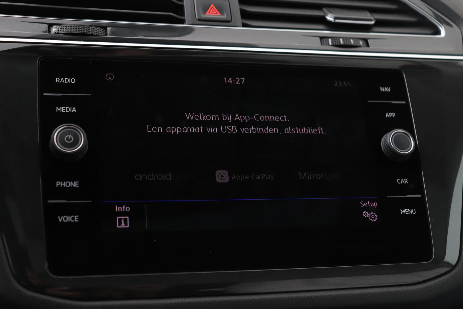 Volkswagen Tiguan Allspace 1.4 TSI Comfortline Business | 7 Persoons | Panoramadak | Trekhaak | Massage | Keyless | Stoelverwarming | Getint Glas