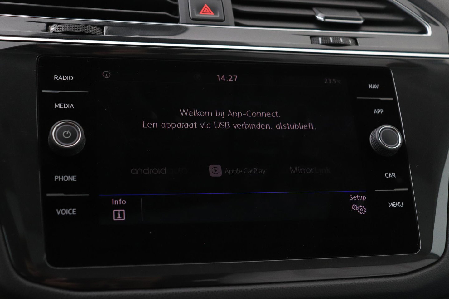 Volkswagen Tiguan Allspace 1.4 TSI Comfortline Business | 7 Persoons | Panoramadak | Trekhaak | Massage | Keyless | Stoelverwarming | Getint Glas
