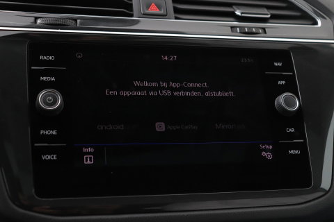 Volkswagen Tiguan Allspace 1.4 TSI Comfortline Business | 7 Persoons | Panoramadak | Trekhaak | Massage | Keyless | Stoelverwarming | Getint Glas