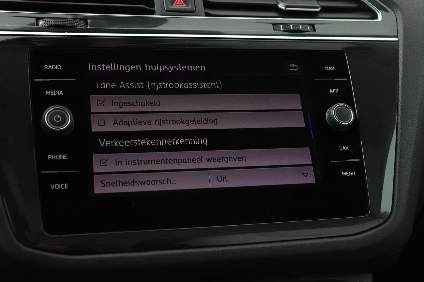 Volkswagen Tiguan Allspace 1.4 TSI Comfortline Business | 7 Persoons | Panoramadak | Trekhaak | Massage | Keyless | Stoelverwarming | Getint Glas