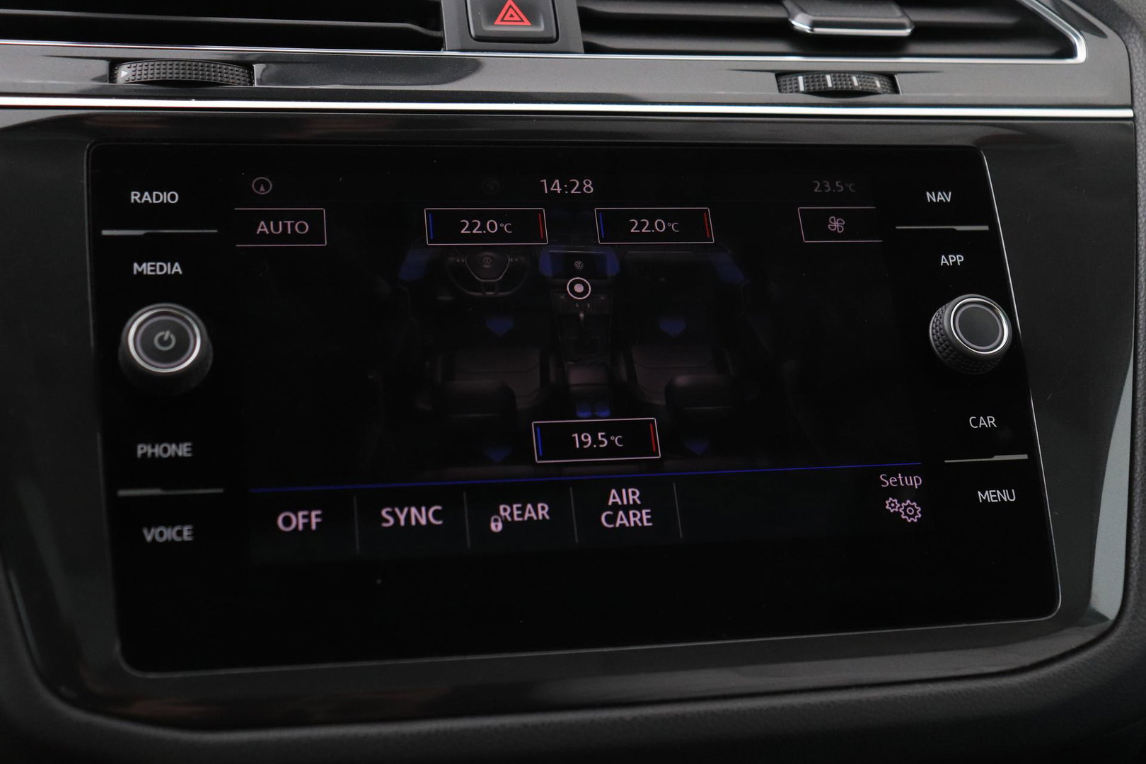 Volkswagen Tiguan Allspace 1.4 TSI Comfortline Business | 7 Persoons | Panoramadak | Trekhaak | Massage | Keyless | Stoelverwarming | Getint Glas