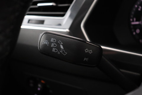 Volkswagen Tiguan Allspace 1.4 TSI Comfortline Business | 7 Persoons | Panoramadak | Trekhaak | Massage | Keyless | Stoelverwarming | Getint Glas