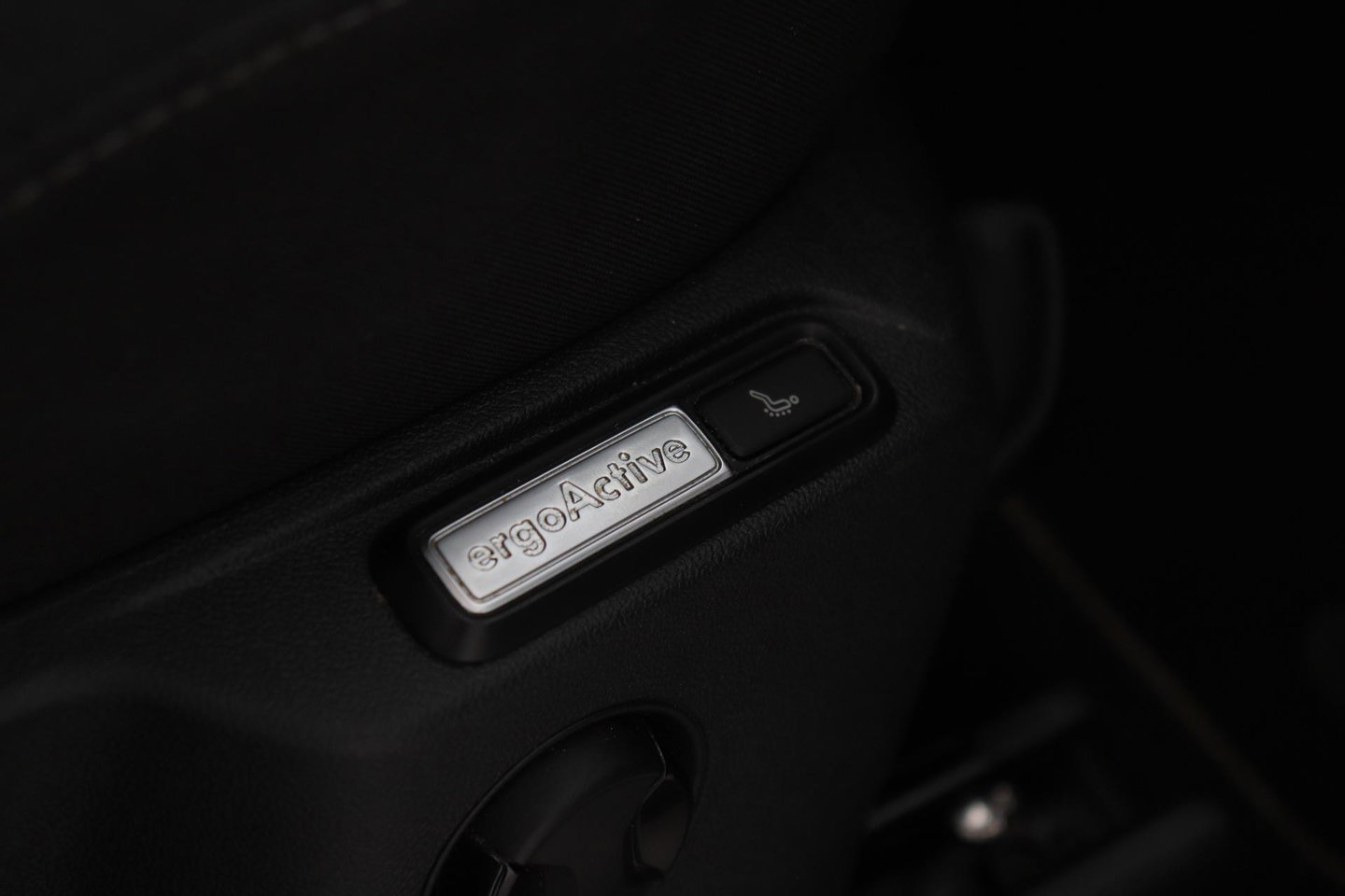 Volkswagen Tiguan Allspace 1.4 TSI Comfortline Business | 7 Persoons | Panoramadak | Trekhaak | Massage | Keyless | Stoelverwarming | Getint Glas