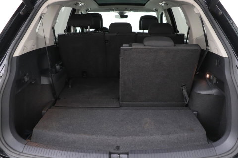 Volkswagen Tiguan Allspace 1.4 TSI Comfortline Business | 7 Persoons | Panoramadak | Trekhaak | Massage | Keyless | Stoelverwarming | Getint Glas