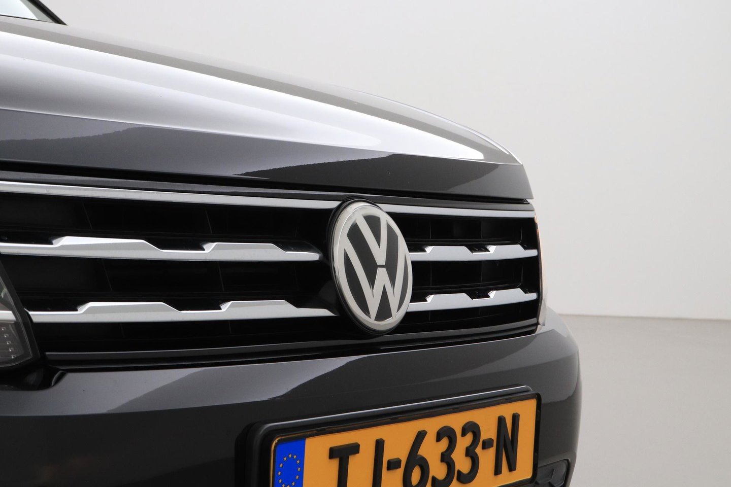 Volkswagen Tiguan Allspace 1.4 TSI Comfortline Business | 7 Persoons | Panoramadak | Trekhaak | Massage | Keyless | Stoelverwarming | Getint Glas