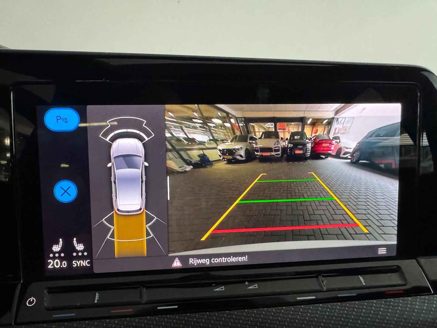 Volkswagen Golf 2.0 TSI R 4Motion Pano|Camera|Stoelverwarming|Stuurverwaimg|IQ