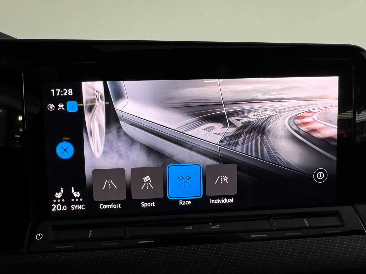 Volkswagen Golf 2.0 TSI R 4Motion Pano|Camera|Stoelverwarming|Stuurverwaimg|IQ