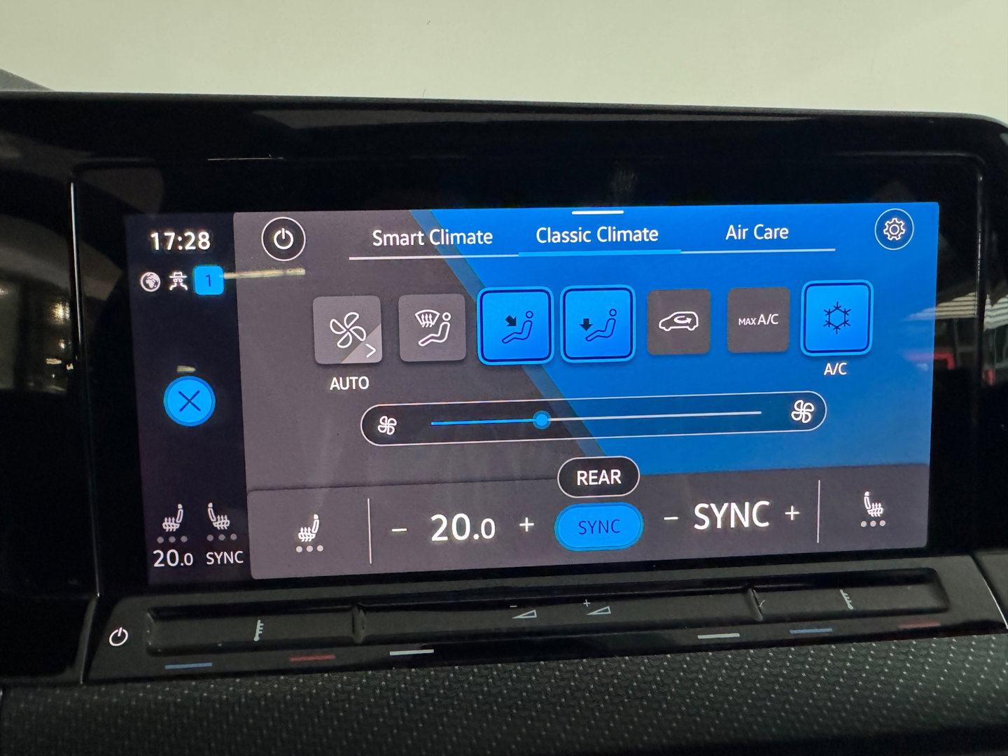 Volkswagen Golf 2.0 TSI R 4Motion Pano|Camera|Stoelverwarming|Stuurverwaimg|IQ
