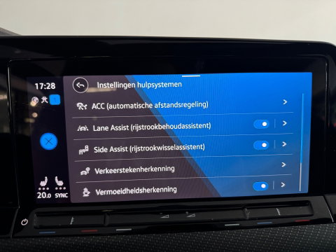 Volkswagen Golf 2.0 TSI R 4Motion Pano|Camera|Stoelverwarming|Stuurverwaimg|IQ