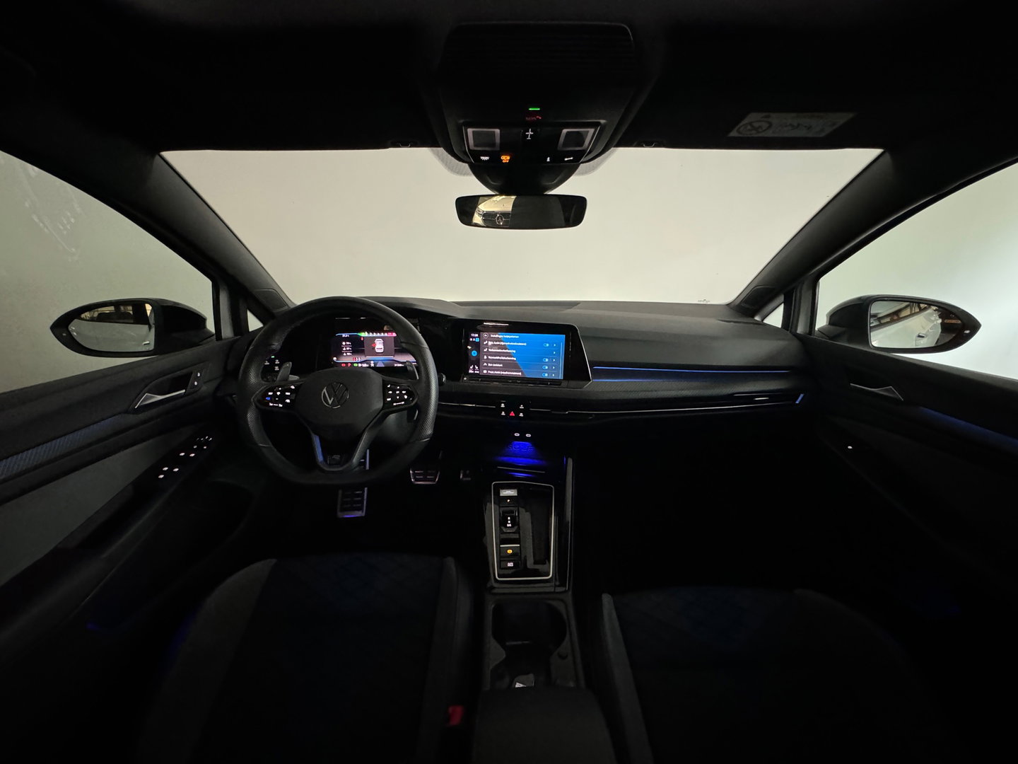 Volkswagen Golf 2.0 TSI R 4Motion Pano|Camera|Stoelverwarming|Stuurverwaimg|IQ