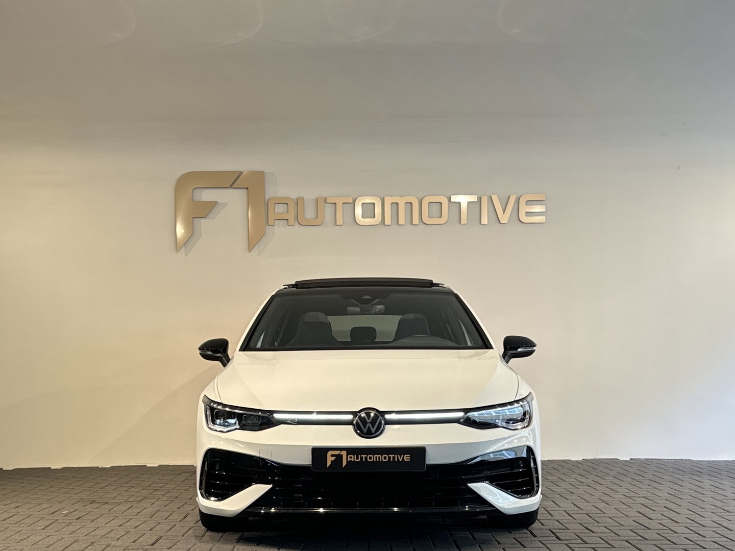 Volkswagen Golf 2.0 TSI R 4Motion Pano|Camera|Stoelverwarming|Stuurverwaimg|IQ