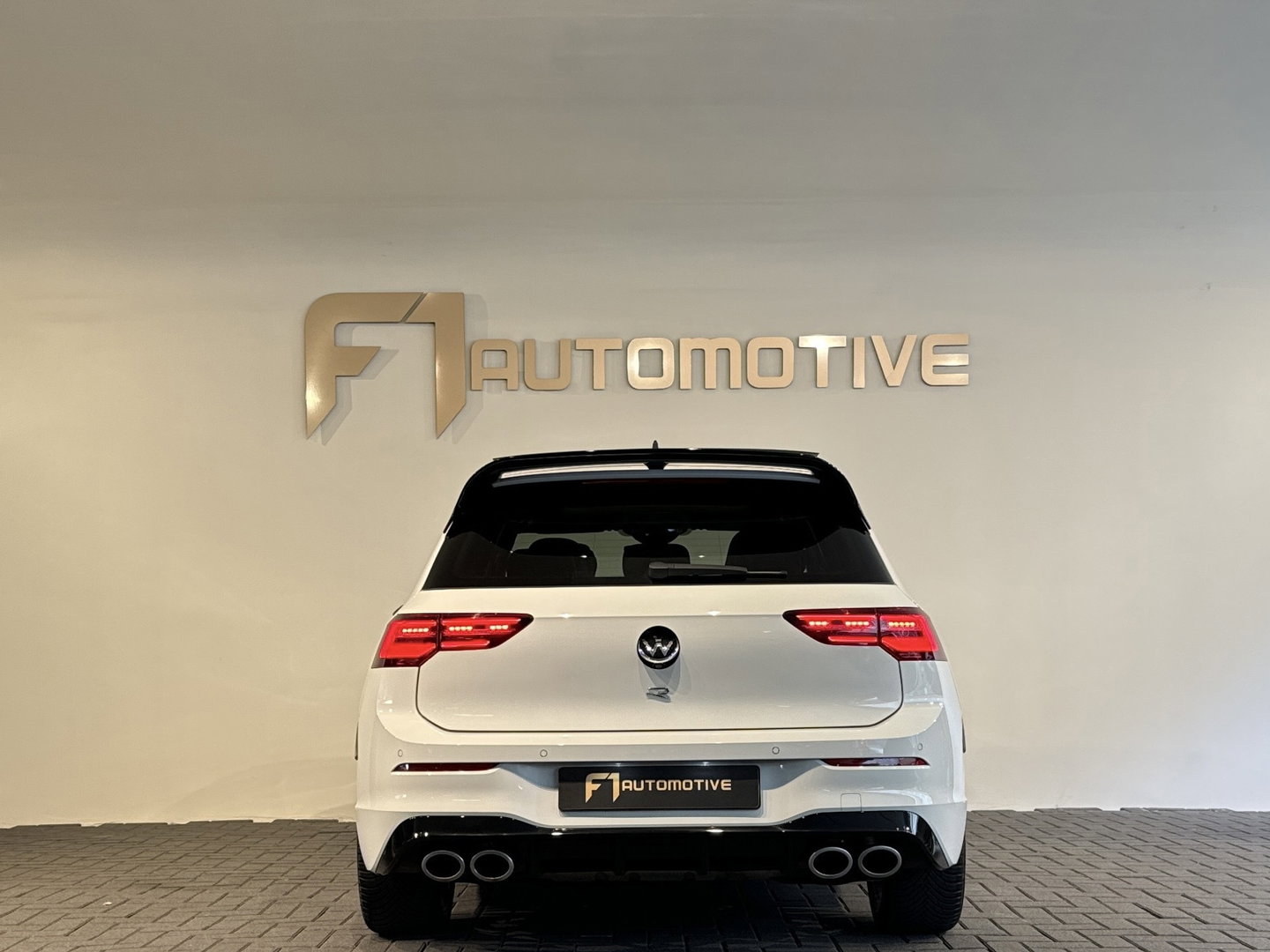 Volkswagen Golf 2.0 TSI R 4Motion Pano|Camera|Stoelverwarming|Stuurverwaimg|IQ