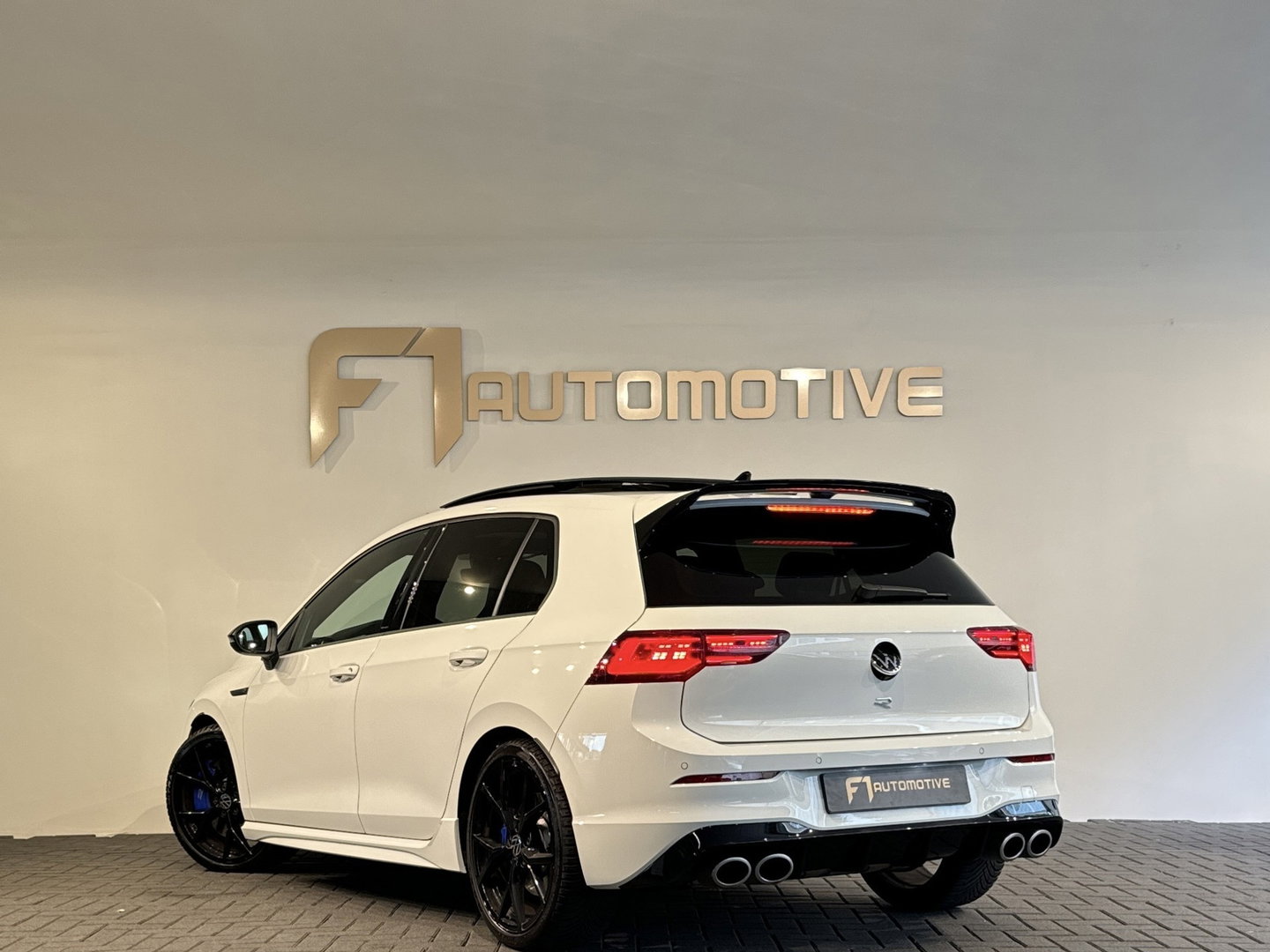 Volkswagen Golf 2.0 TSI R 4Motion Pano|Camera|Stoelverwarming|Stuurverwaimg|IQ