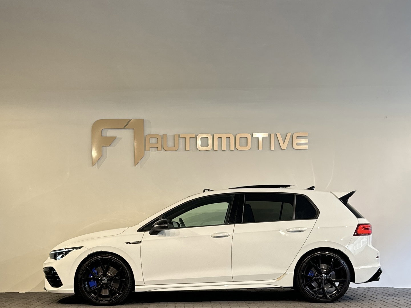 Volkswagen Golf 2.0 TSI R 4Motion Pano|Camera|Stoelverwarming|Stuurverwaimg|IQ