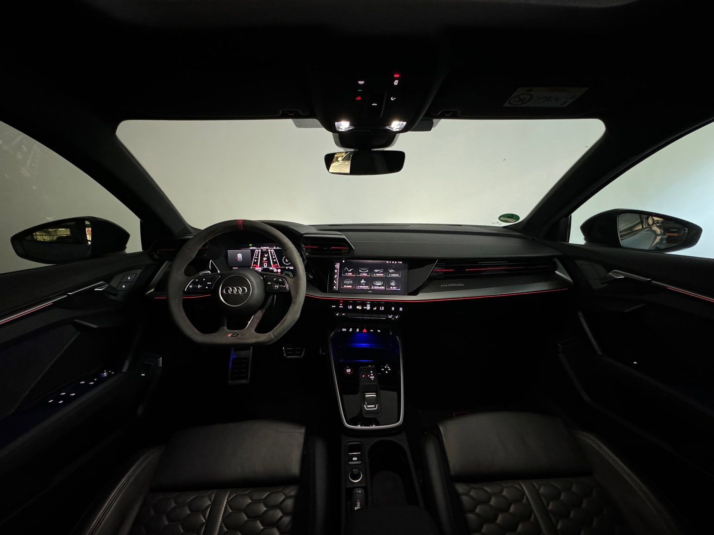 Audi RS3 Sportback 2.5 TFSI quattro Pano|B&O|HuD|Keyless|Sfeer
