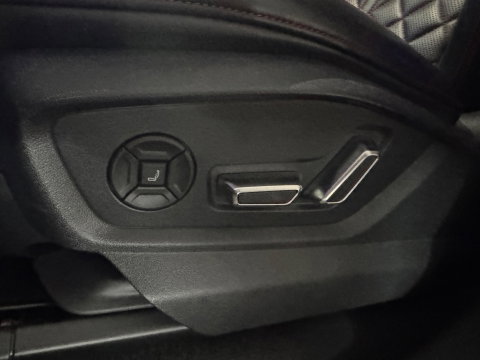 Audi Q8 4.0 TFSI SQ8 quattro Carbon|Massage|Trekhaak|Sfeer|Nachtzicht