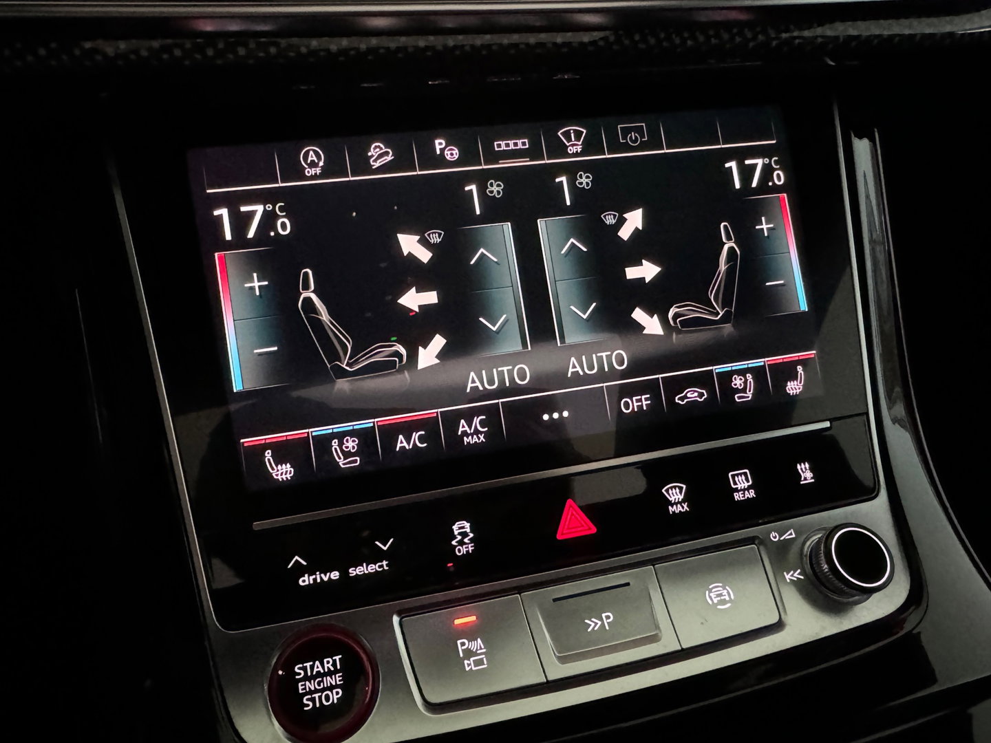 Audi Q8 4.0 TFSI SQ8 quattro Carbon|Massage|Trekhaak|Sfeer|Nachtzicht
