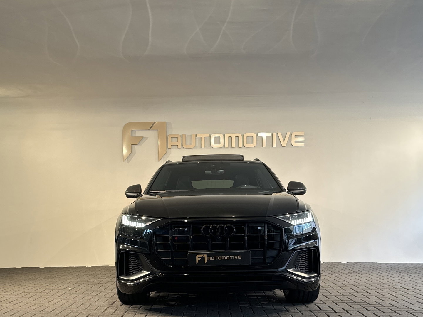 Audi Q8 4.0 TFSI SQ8 quattro Carbon|Massage|Trekhaak|Sfeer|Nachtzicht
