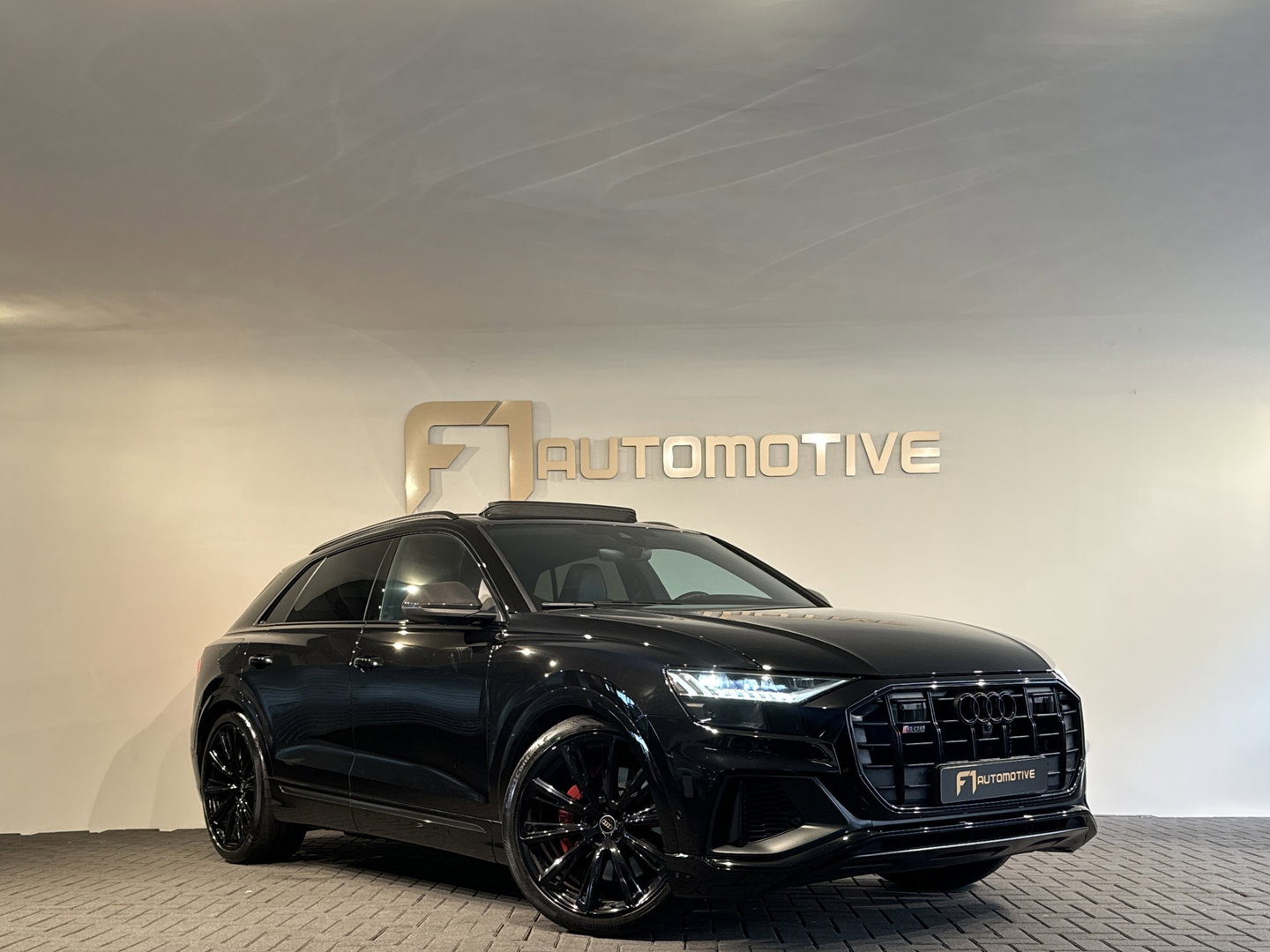 Audi Q8 4.0 TFSI SQ8 quattro Carbon|Massage|Trekhaak|Sfeer|Nachtzicht