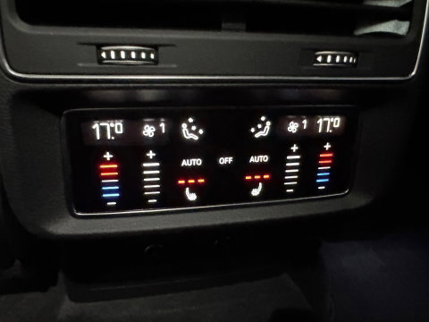 Audi Q8 4.0 TFSI SQ8 quattro Carbon|Massage|Trekhaak|Sfeer|Nachtzicht