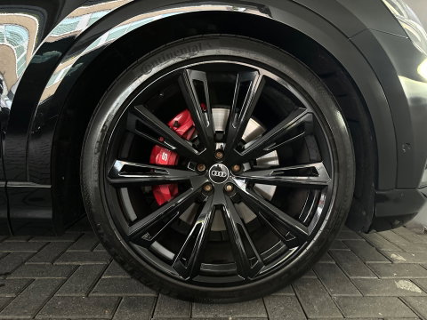 Audi Q8 4.0 TFSI SQ8 quattro Carbon|Massage|Trekhaak|Sfeer|Nachtzicht
