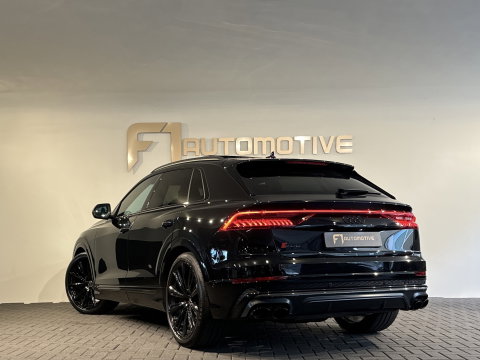 Audi Q8 4.0 TFSI SQ8 quattro Carbon|Massage|Trekhaak|Sfeer|Nachtzicht