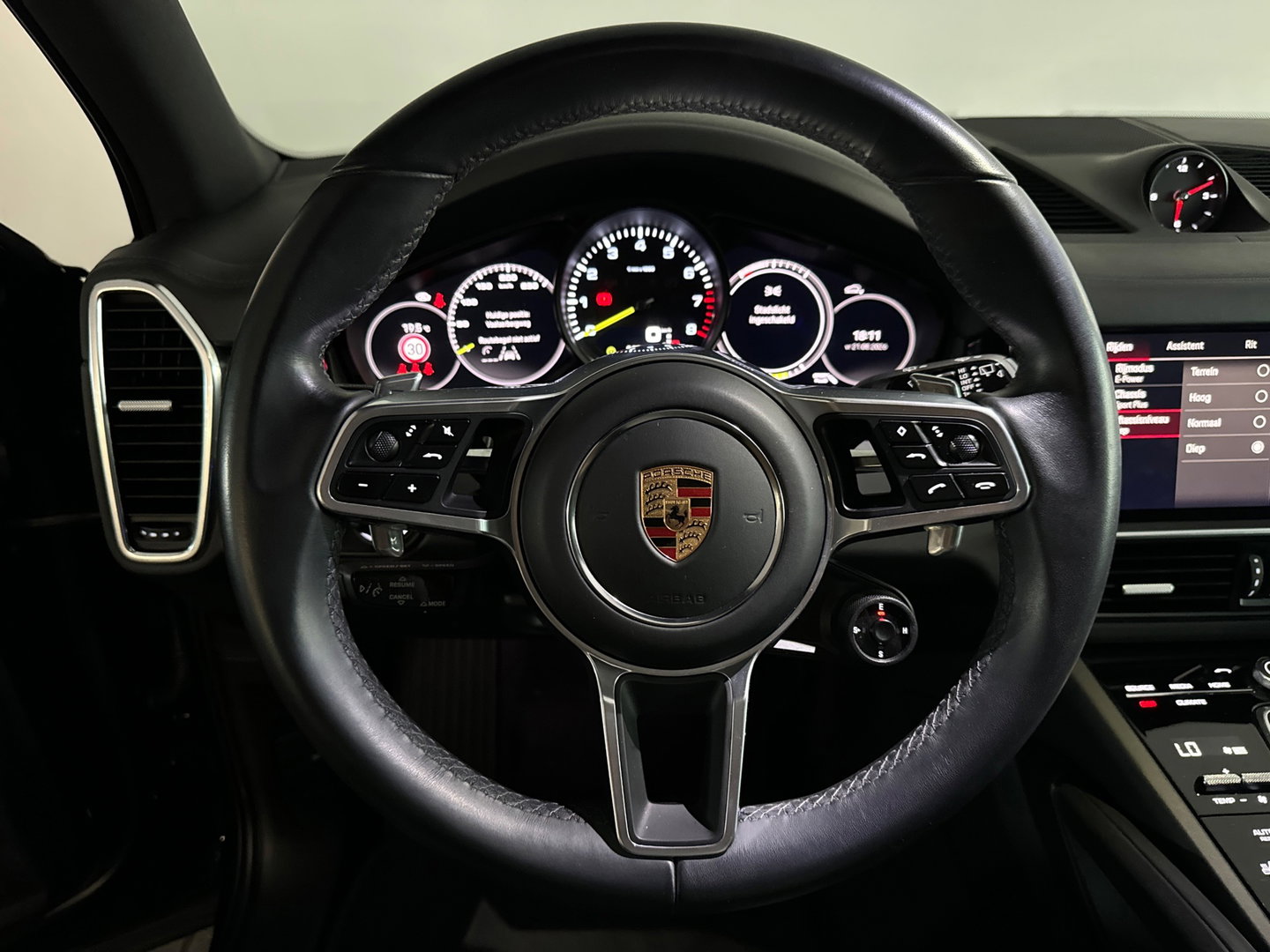 Porsche Cayenne 3.0 E-Hybrid Pano|App 03-27|SportDesign|HuD|Bose|360 Camera