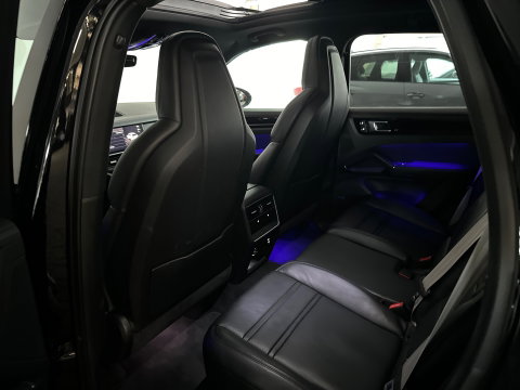 Porsche Cayenne 3.0 E-Hybrid Pano|App 03-27|SportDesign|HuD|Bose|360 Camera