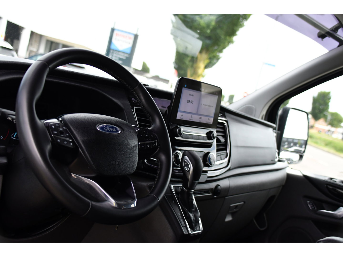 Ford Transit Custom 320 2.0 TDCI L2H1 Active DC Black Edition Adaptieve Cruise, Camera, Carplay, 170pk, Automaat, Leder, Sensoren, 2 x Schuifdeur, LED, Uniek!