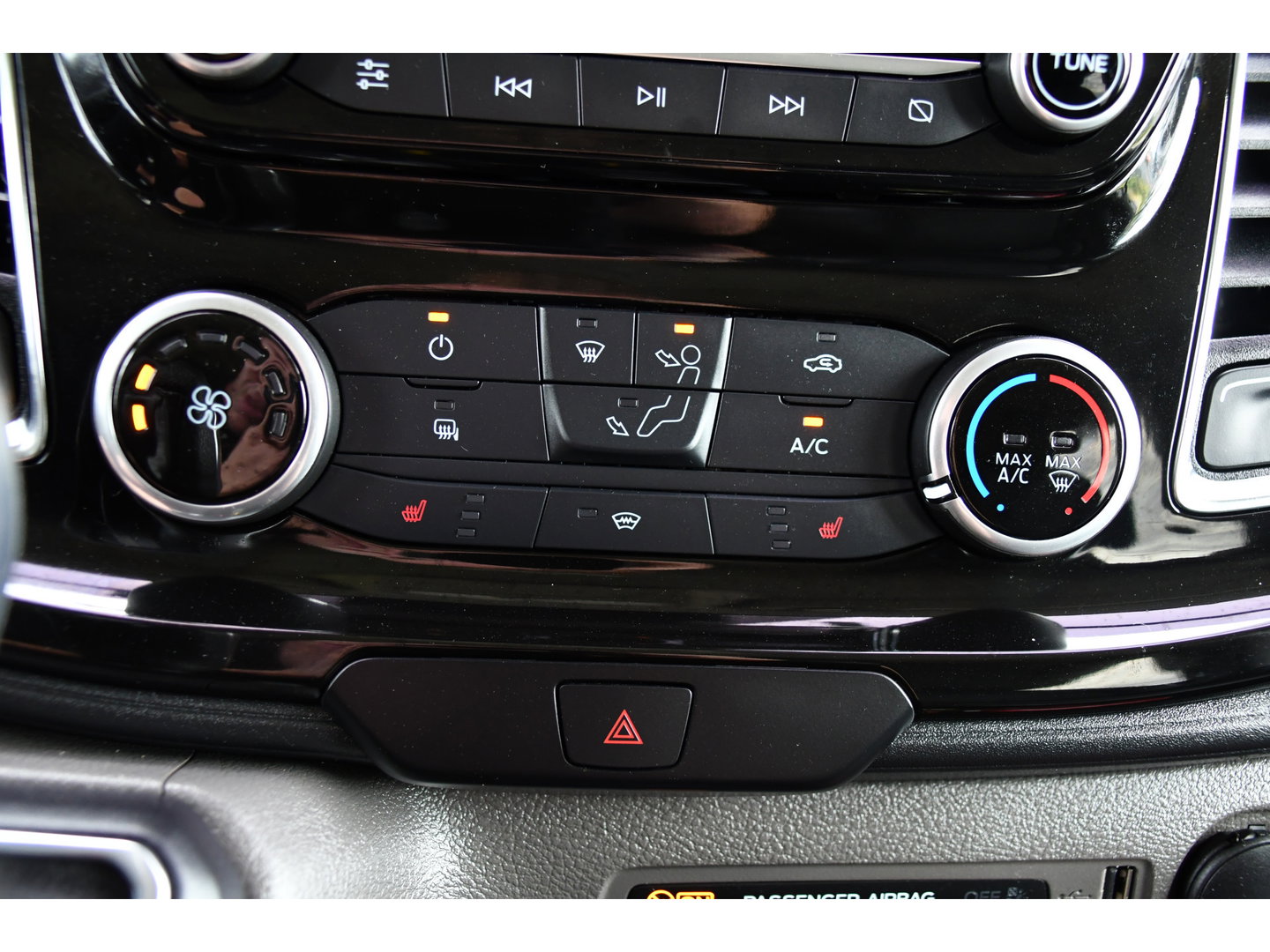 Ford Transit Custom 320 2.0 TDCI L2H1 Active DC Black Edition Adaptieve Cruise, Camera, Carplay, 170pk, Automaat, Leder, Sensoren, 2 x Schuifdeur, LED, Uniek!