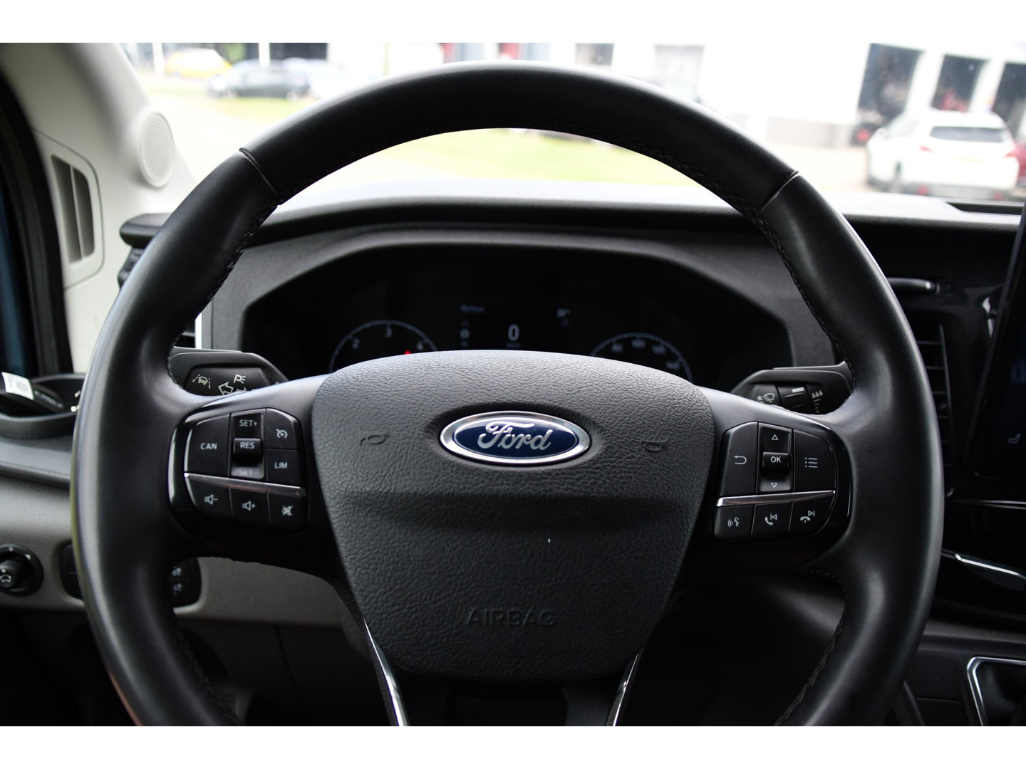 Ford Transit 350 2.0 TDCI L2H2 PB Edition Camera, Cruise, Carplay, 170pk, Stoelverwarming, Automaat, 2 x schuifdeur, LED, Sensoren, Multimedia, Uniek!