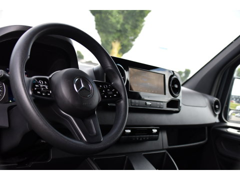 Mercedes-Benz Sprinter 317 1.9 CDI L2H2 RWD PB Edition Camera, Cruise, Carplay, 3500kg Trekhaak, LED, 170pk, 10,5'' Mbux, Geveerde stoel, Multimedia, Uniek!