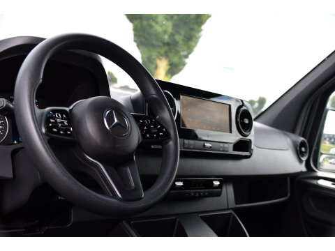 Mercedes-Benz Sprinter 317 1.9 CDI L2H2 RWD PB Edition Camera, Cruise, Carplay, 3500kg Trekhaak, LED, 170pk, 10,5'' Mbux, Geveerde stoel, Multimedia, Uniek!