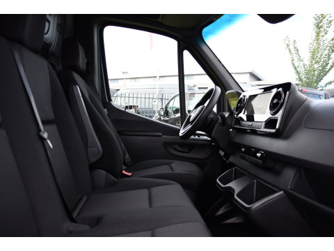 Mercedes-Benz Sprinter 317 1.9 CDI L2H2 RWD PB Edition Camera, Cruise, Carplay, 3500kg Trekhaak, LED, 170pk, 10,5'' Mbux, Geveerde stoel, Multimedia, Uniek!