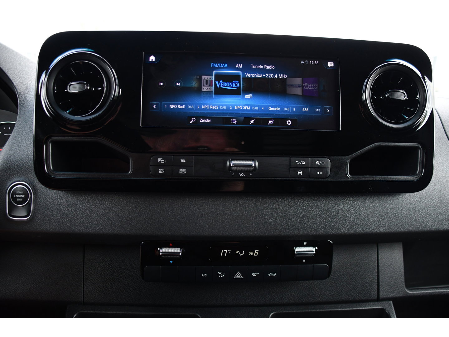 Mercedes-Benz Sprinter 317 1.9 CDI L2H2 RWD PB Edition Camera, Cruise, Carplay, 3500kg Trekhaak, LED, 170pk, 10,5'' Mbux, Geveerde stoel, Multimedia, Uniek!