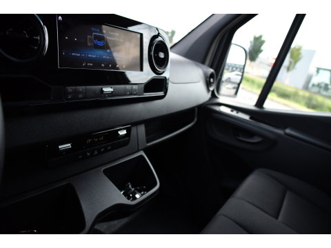Mercedes-Benz Sprinter 317 1.9 CDI L2H2 RWD PB Edition Camera, Cruise, Carplay, 3500kg Trekhaak, LED, 170pk, 10,5'' Mbux, Geveerde stoel, Multimedia, Uniek!