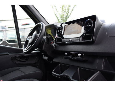 Mercedes-Benz Sprinter 317 1.9 CDI L2H2 RWD PB Edition Camera, Cruise, Carplay, 3500kg Trekhaak, LED, 170pk, 10,5'' Mbux, Geveerde stoel, Multimedia, Uniek!