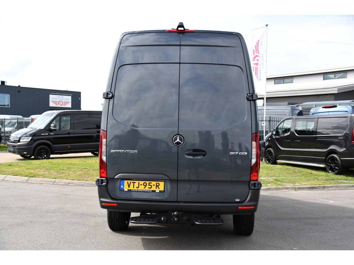 Mercedes-Benz Sprinter 317 1.9 CDI L2H2 RWD PB Edition Camera, Cruise, Carplay, 3500kg Trekhaak, LED, 170pk, 10,5'' Mbux, Geveerde stoel, Multimedia, Uniek!