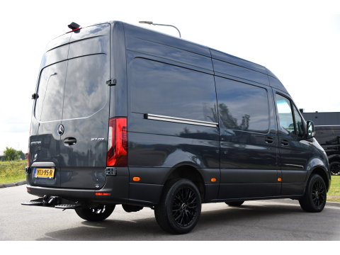 Mercedes-Benz Sprinter 317 1.9 CDI L2H2 RWD PB Edition Camera, Cruise, Carplay, 3500kg Trekhaak, LED, 170pk, 10,5'' Mbux, Geveerde stoel, Multimedia, Uniek!