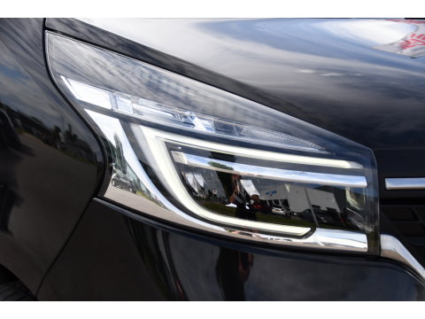 Renault Trafic 2.0 dCi 145 T29 L2H1 DC Black Edition Camera, Cruise, Clima, 145pk, Automaat, 2 x Schuifdeur, Trekhaak, Sensoren,
