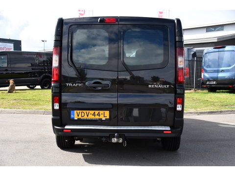 Renault Trafic 2.0 dCi 145 T29 L2H1 DC Black Edition Camera, Cruise, Clima, 145pk, Automaat, 2 x Schuifdeur, Trekhaak, Sensoren,