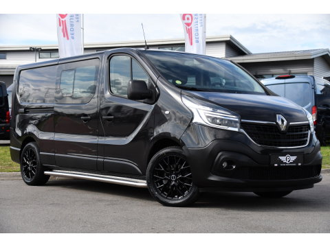 Renault Trafic 2.0 dCi 145 T29 L2H1 DC Black Edition Camera, Cruise, Clima, 145pk, Automaat, 2 x Schuifdeur, Trekhaak, Sensoren,