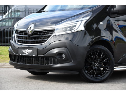 Renault Trafic 2.0 dCi 145 T29 L2H1 DC Black Edition Camera, Cruise, Clima, 145pk, Automaat, 2 x Schuifdeur, Trekhaak, Sensoren,