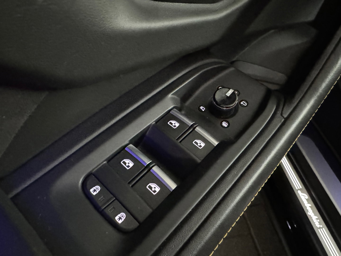 Lamborghini Urus 4.0 V8 Pano|Carbon|B&O 3D|Massage|Memory