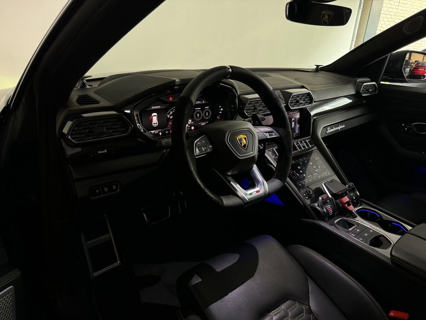 Lamborghini Urus 4.0 V8 Pano|Carbon|B&O 3D|Massage|Memory
