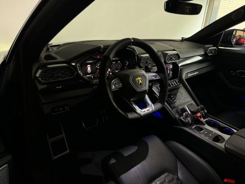 Lamborghini Urus 4.0 V8 Pano|Carbon|B&O 3D|Massage|Memory