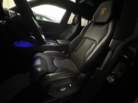 Lamborghini Urus 4.0 V8 Pano|Carbon|B&O 3D|Massage|Memory
