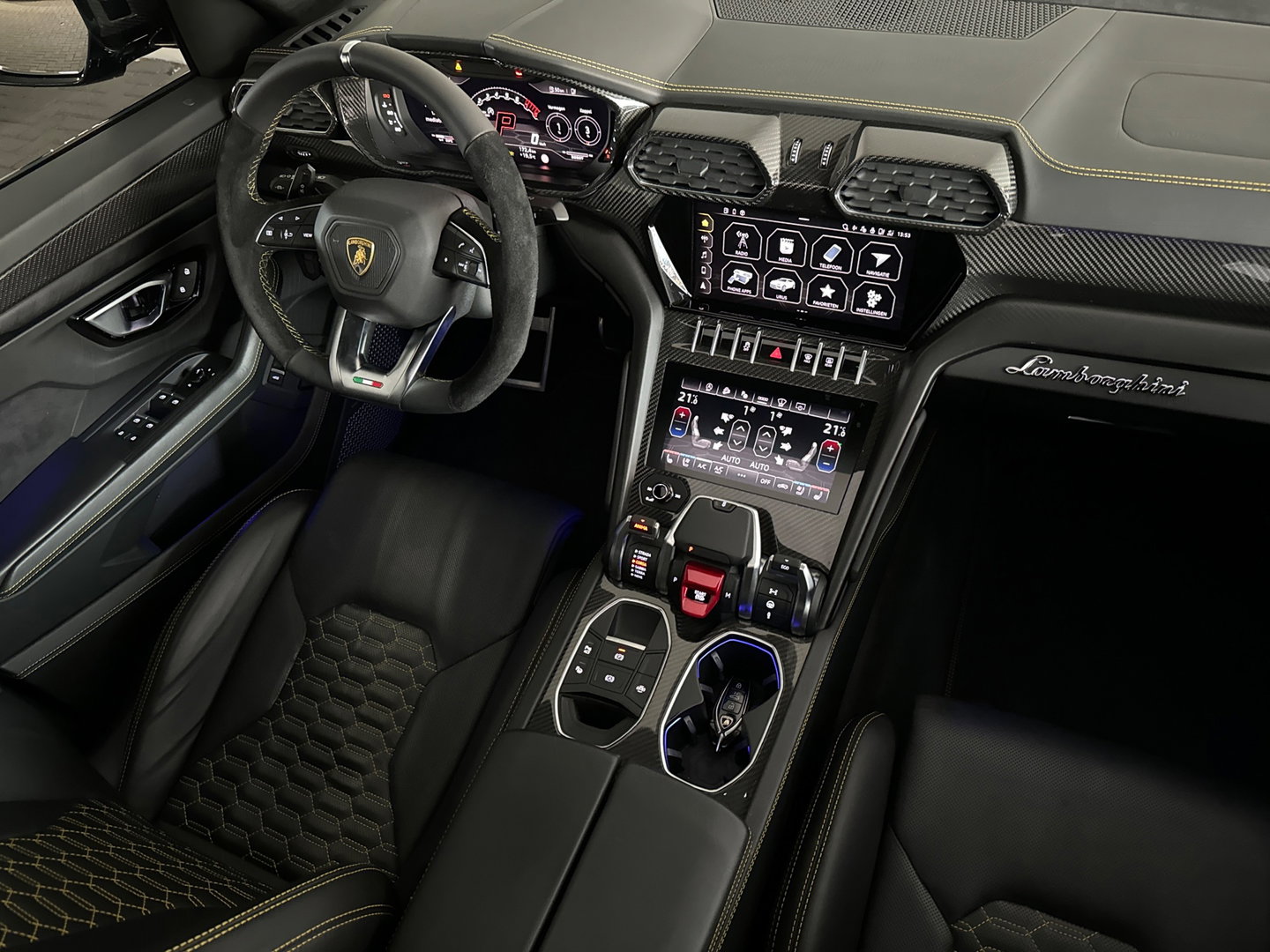 Lamborghini Urus 4.0 V8 Pano|Carbon|B&O 3D|Massage|Memory